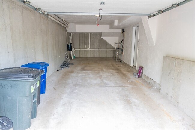 Building Photo - 309 America Blvd