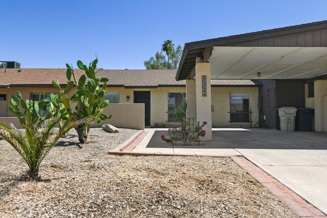 Building Photo - 5217 W Carol Ave