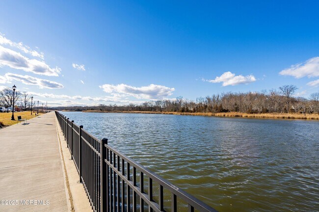 Building Photo - 4 Barton Ave