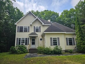 Building Photo - 60 Meetinghouse Rd