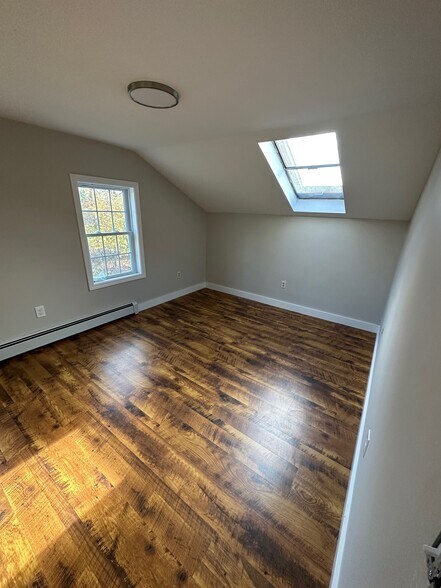 Upstairs rear bedroom - 480 Newington Rd