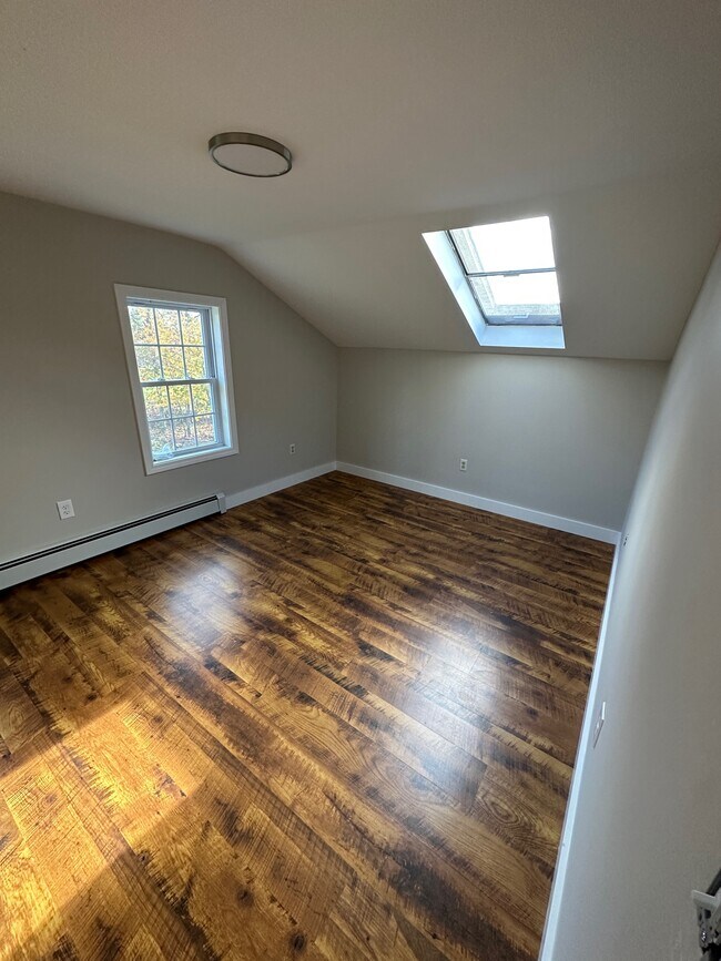 Upstairs rear bedroom - 480 Newington Rd