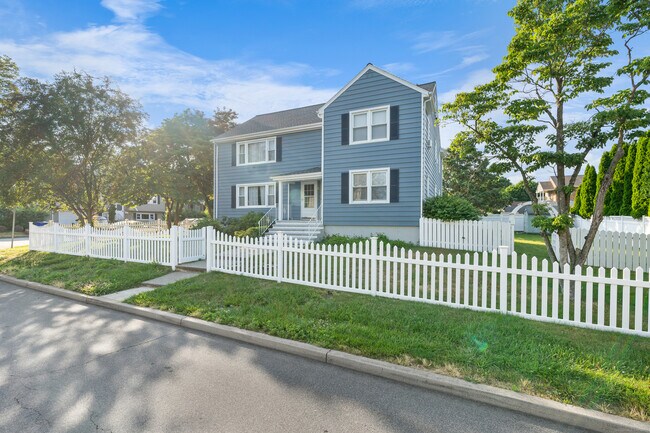 Building Photo - 228-230 Jennings Rd