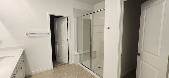 Building Photo - Brand New 4 Bedroom 3 Bathroom Home in Elk...