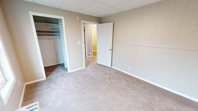 Building Photo - 4 Bed 1.5 Bath Single Family Home for Rent