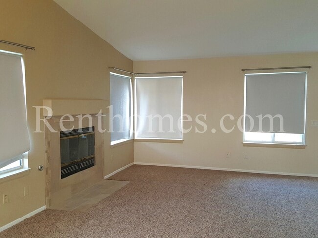 Building Photo - 9929 Via De Oro