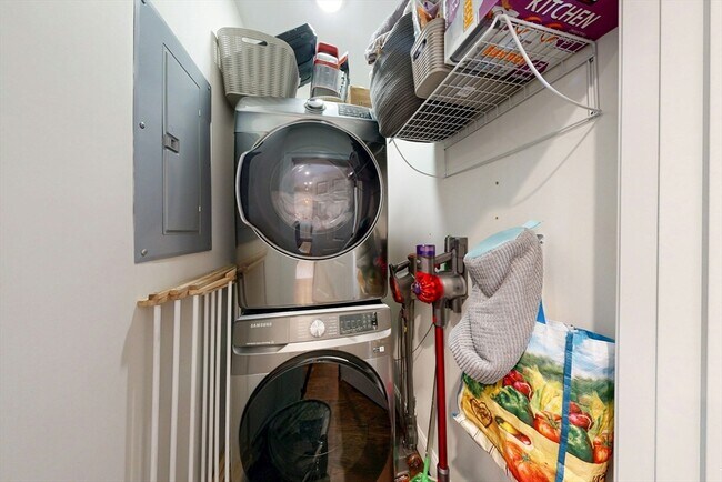 Building Photo - 38 Pearl St