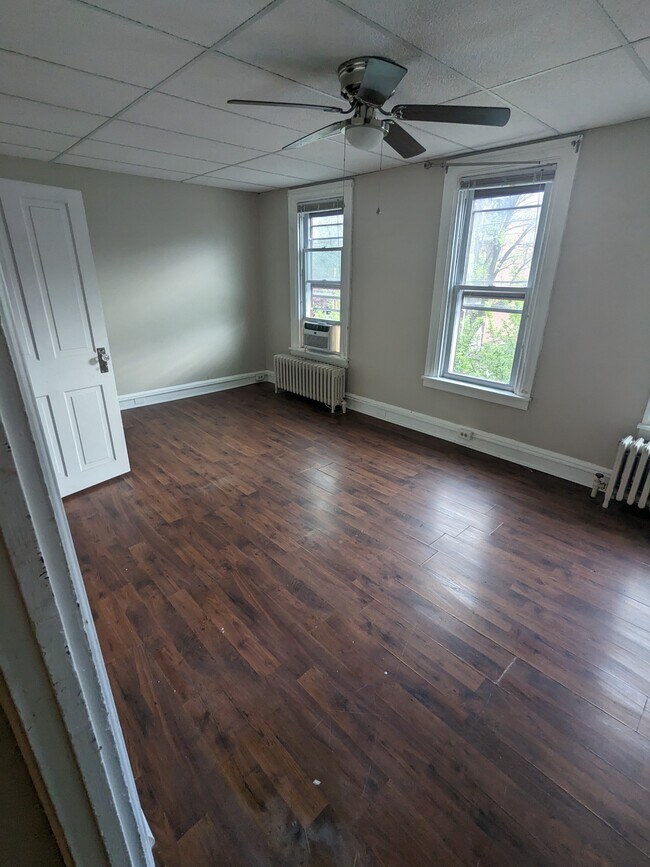 Building Photo - 704 N Lime St