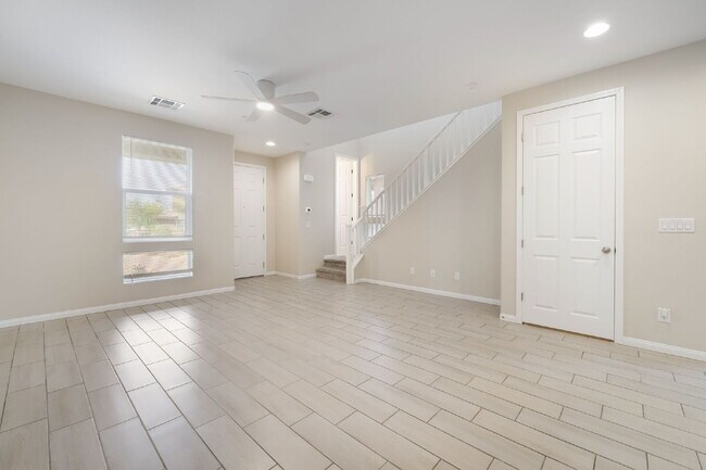 Building Photo - 3 Bedroom Townhome for Rent in Cadence Henderson | Solar Home | Master-Planned Community Near Las...