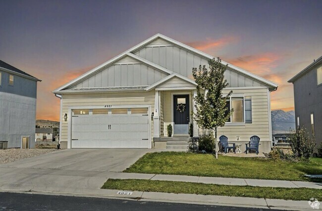 Building Photo - 4921 E Silver Ridge Rd