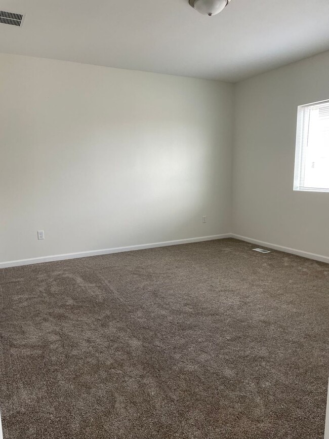 Building Photo - 2558/2562 Granite Drive NW