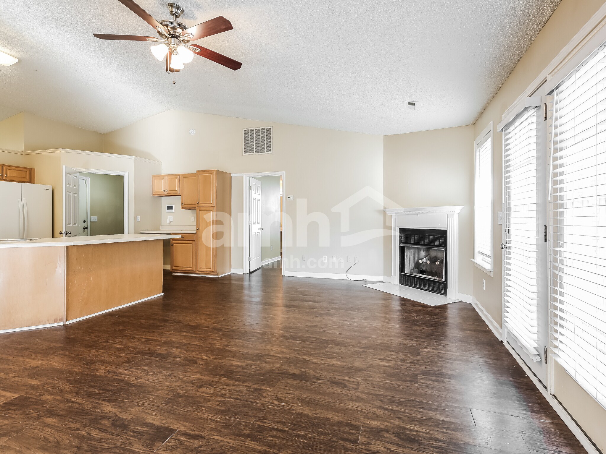 Building Photo - 100 Kingfisher Dr