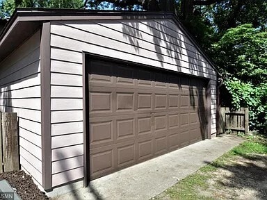 Shared Garage - Street view - 2055 Temple Ct