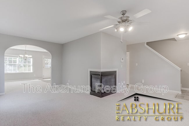 Building Photo - 5223 Malik Dr