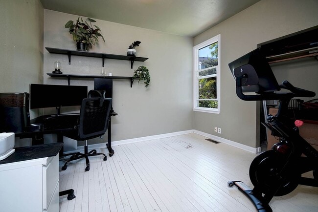 Building Photo - 13027 40th Ave S