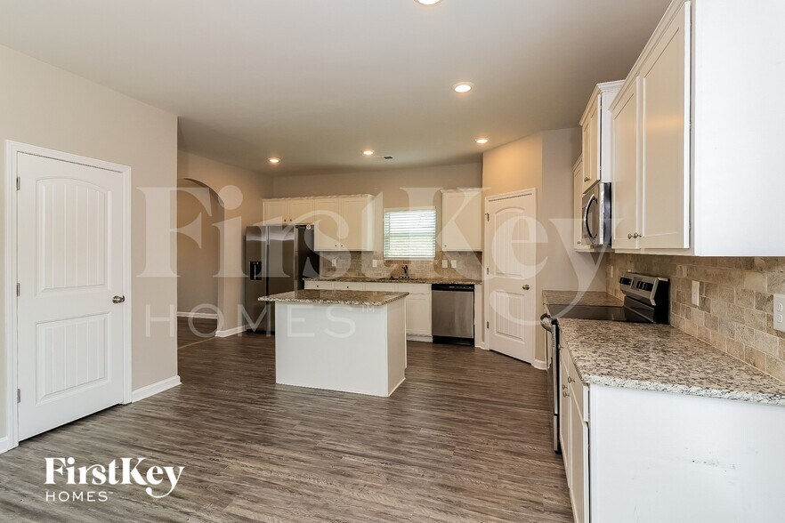 Building Photo - 382 Stable View Loop