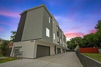 Building Photo - 935 W Twelfth St