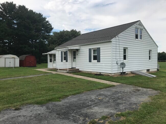 Primary Photo - 52A N Main St
