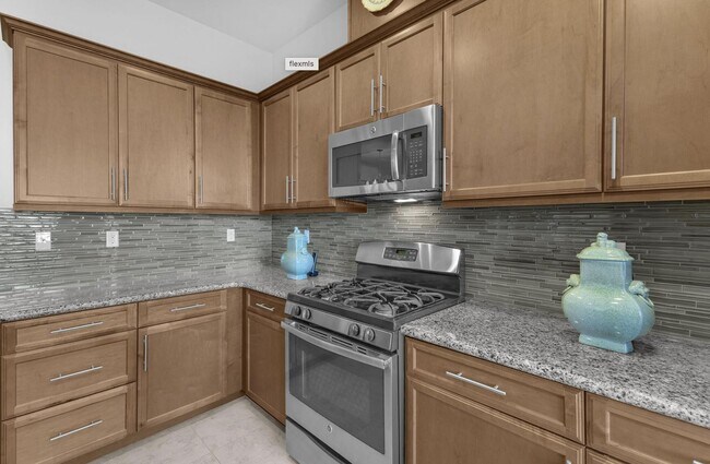 Building Photo - 2211 Via Calderia