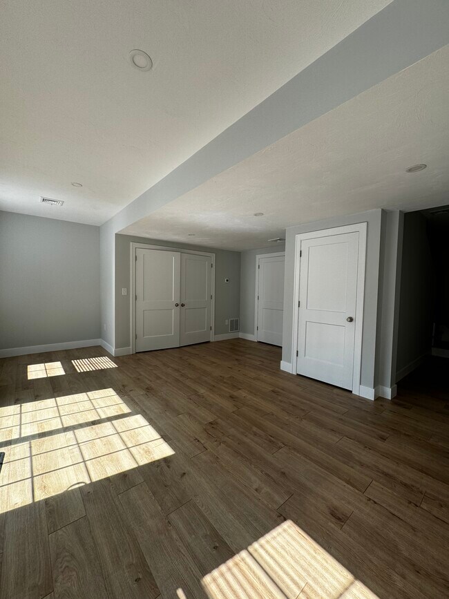 Building Photo - 12 Roulston Rd