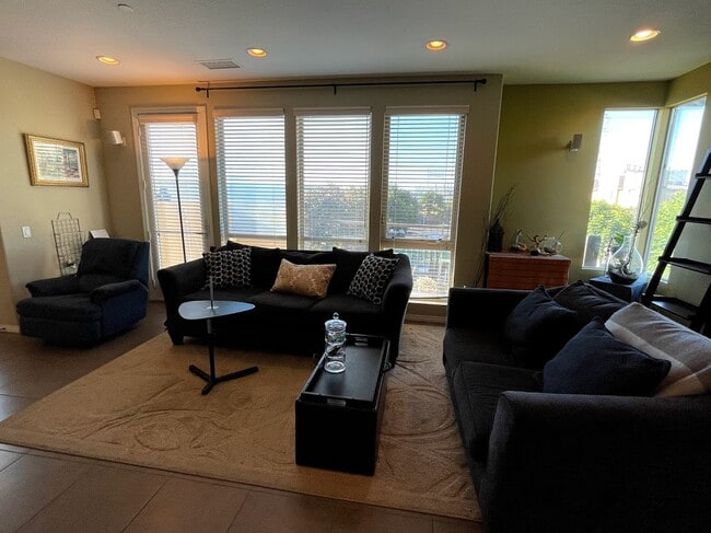 Building Photo - 5401 W 149th Plz