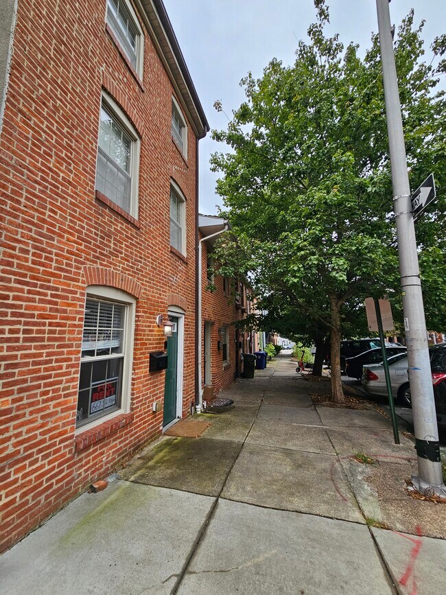 Building Photo - 2313 Foster Ave