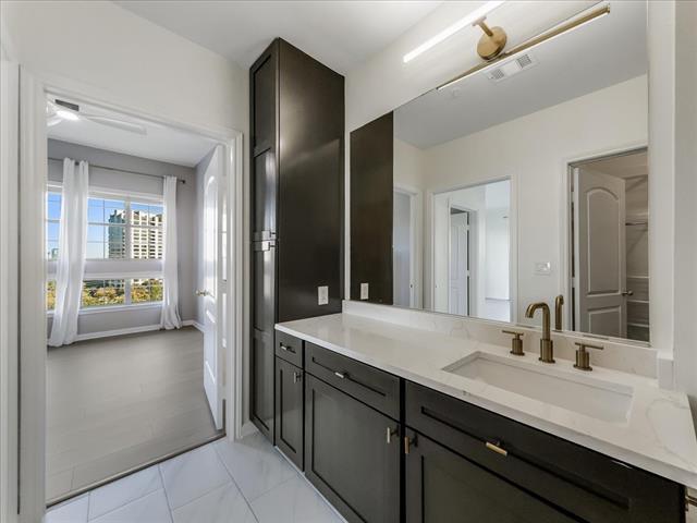 Building Photo - 3225 Turtle Creek Blvd Blvd