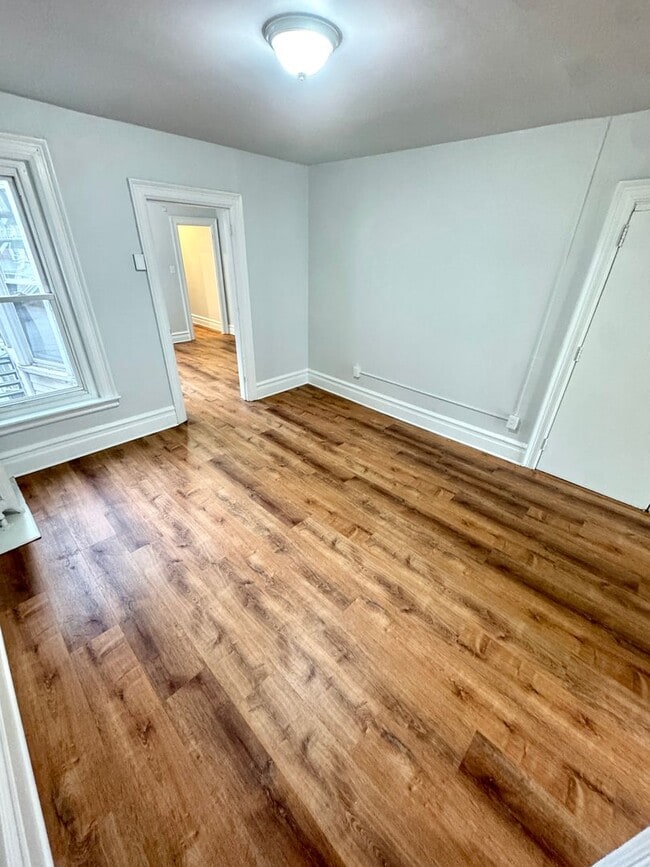 Building Photo - 1620-1/2 W Chew St