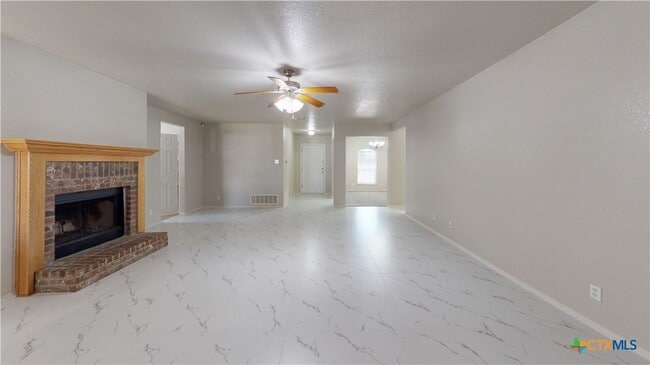 Building Photo - 3909 Bolivar Dr