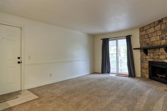 Building Photo - 8555 S Fairmount Dr