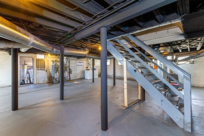 Building Photo - 1810 Williams Ave