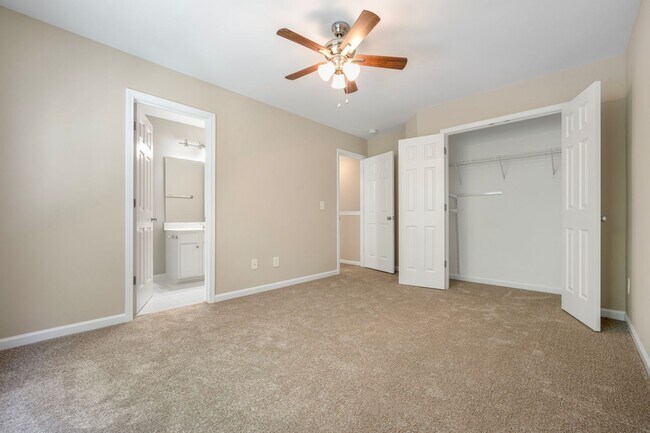 Building Photo - 1411 Crimson Creek Dr