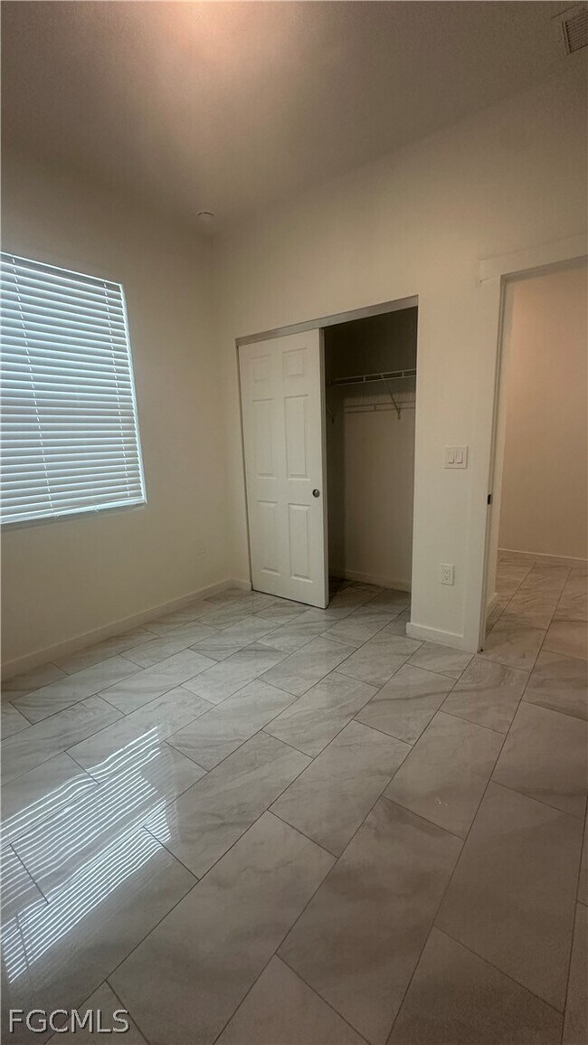 Building Photo - 4734 22nd St SW