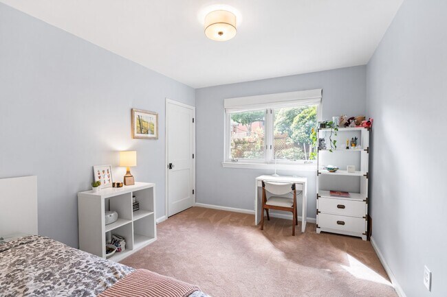 Building Photo - 5191 Linnean Terrace NW