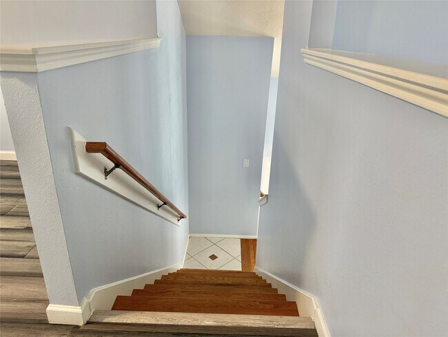Building Photo - 14802 Bellflora Ct