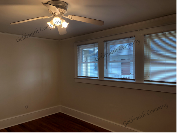 Building Photo - "2-Bed Duplex near Greenville's Downtown –...