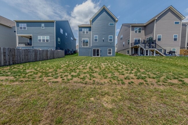 Building Photo - 9141 Daydreamer Ct