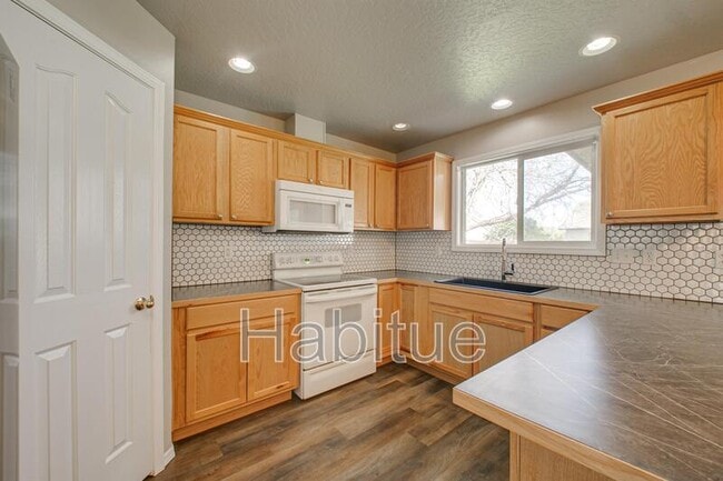 Building Photo - 13350 W Fringetree St