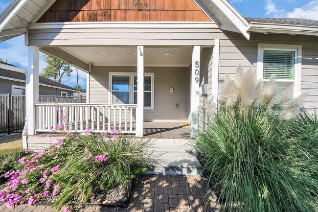 Building Photo - 509 Vincent St