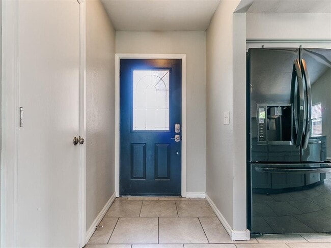 Building Photo - 117 Sonora