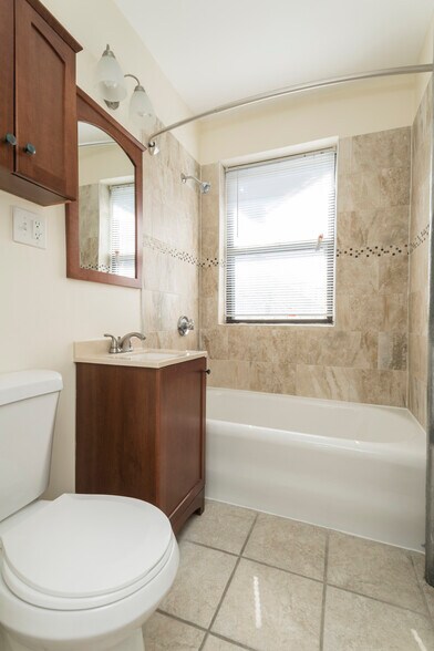 Building Photo - 129 Highland Ave