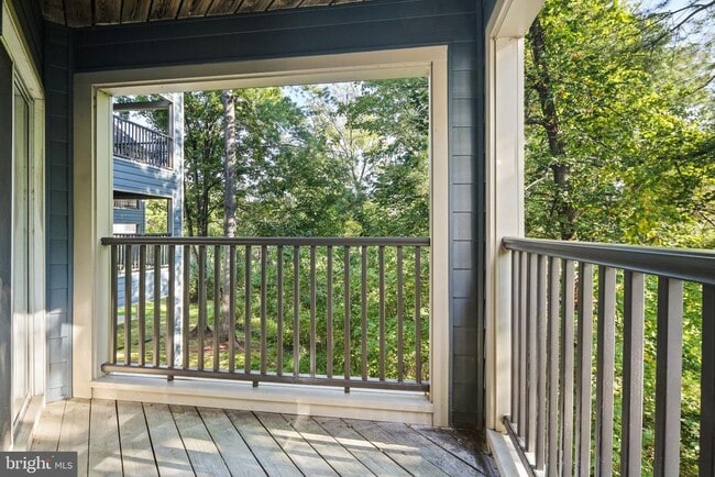 Building Photo - 5006 Dorsey Hall Dr