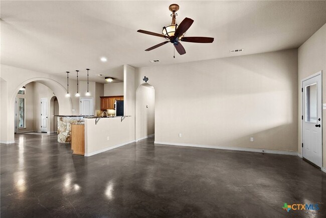 Building Photo - 5405 Fiesta Oak Dr