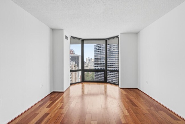 Building Photo - 2020 Walnut St