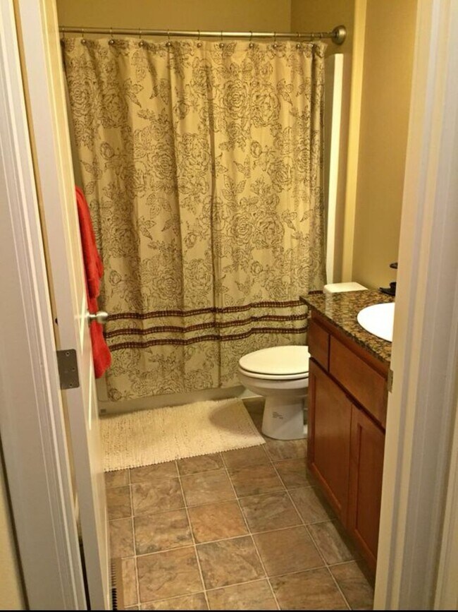 Building Photo - CLEAN AND QUIET 3bd/2ba West Salem Home - ...