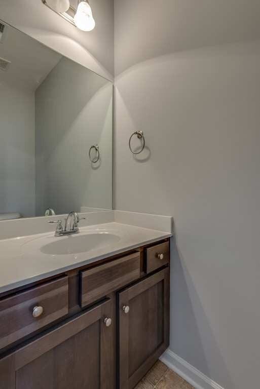 Building Photo - Spacious 4 Bedroom Home with Open Floor Plan - Free Rent!