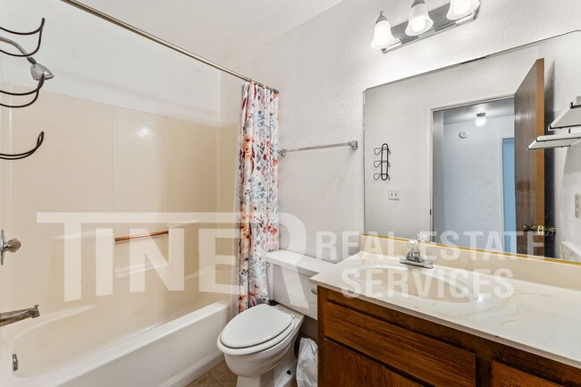 Building Photo - 7323 Chivalry Way