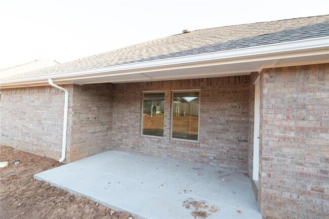 Building Photo - Luxury BRAND NEW 3 Bedroom 2 Bathroom Home...