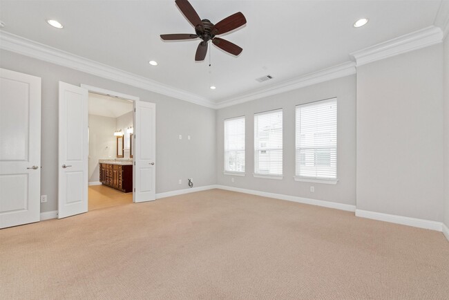 Building Photo - 5637 Kiam St