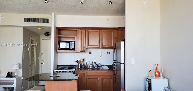 Building Photo - 1720 Harrison St